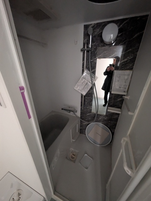 バス・シャワールーム　２０１号室の室内写真となります。