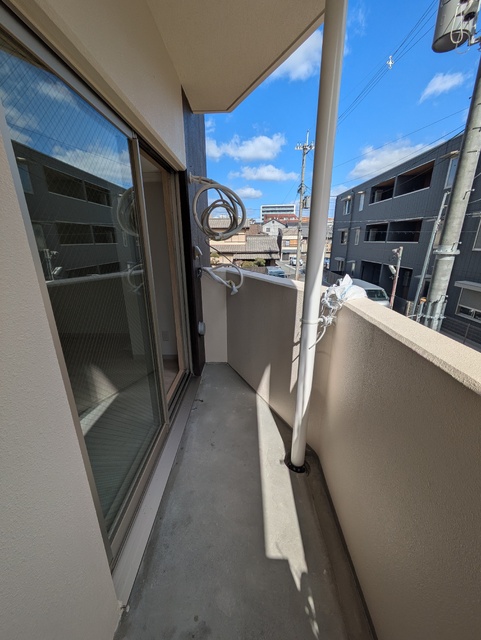 バルコニー　２０１号室の室内写真となります。