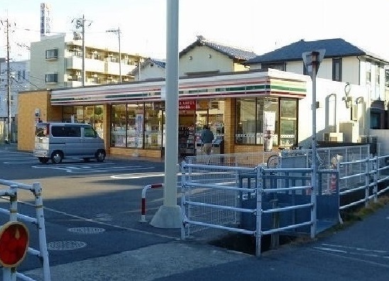 コンビニ　セブンイレブン中筋２丁目（コンビニ）まで300m