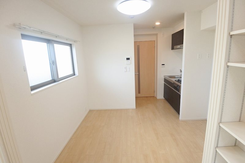 居室・リビング　フローリング仕上げ