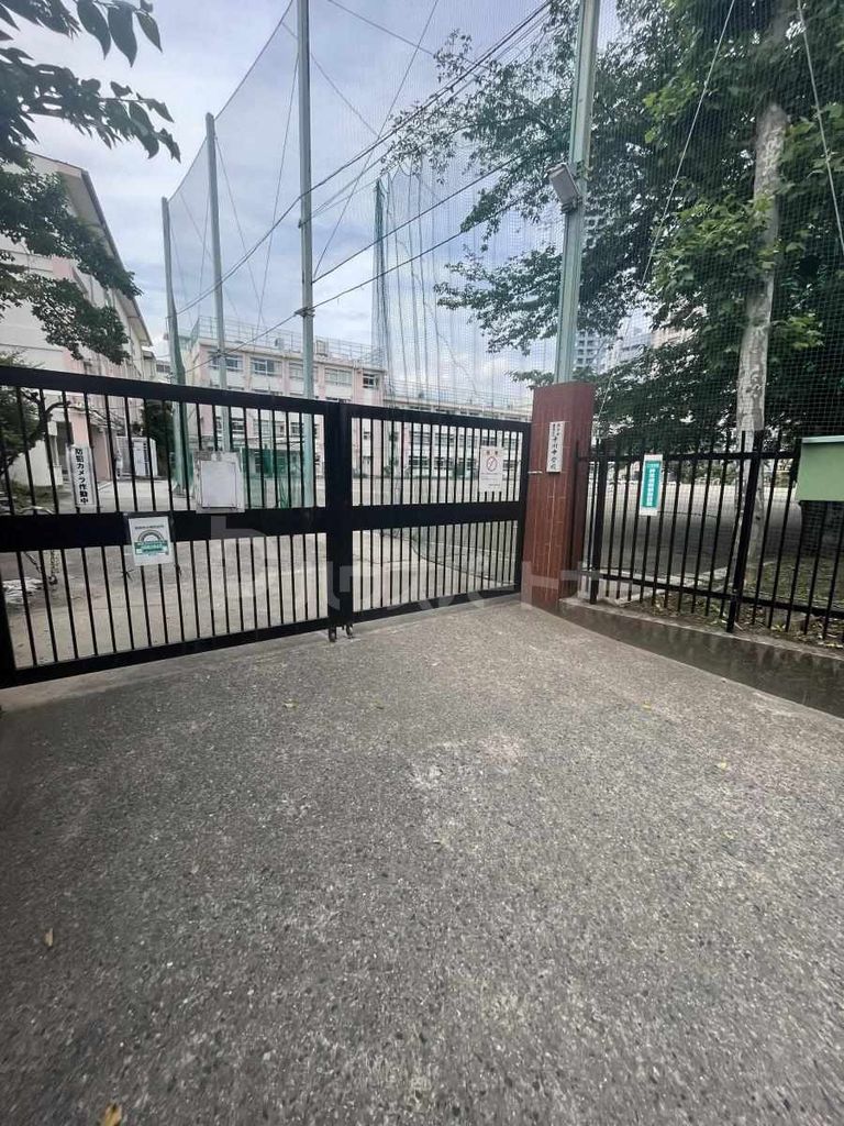 中学校　豊島区立千川中学校（中学校）まで680m