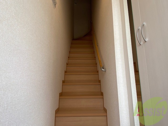 玄関　人気のメゾネットタイプになっております。