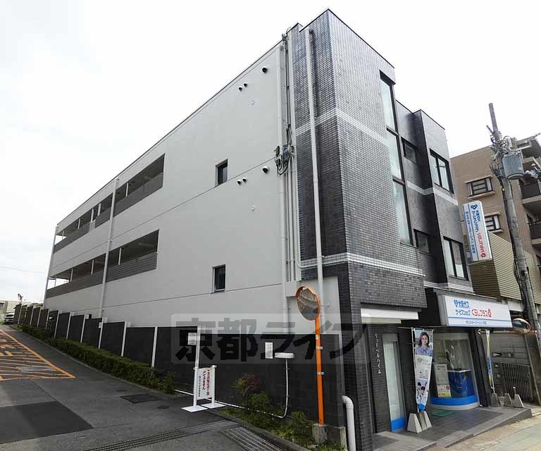 建物外観　しっかりしたつくりの外観です