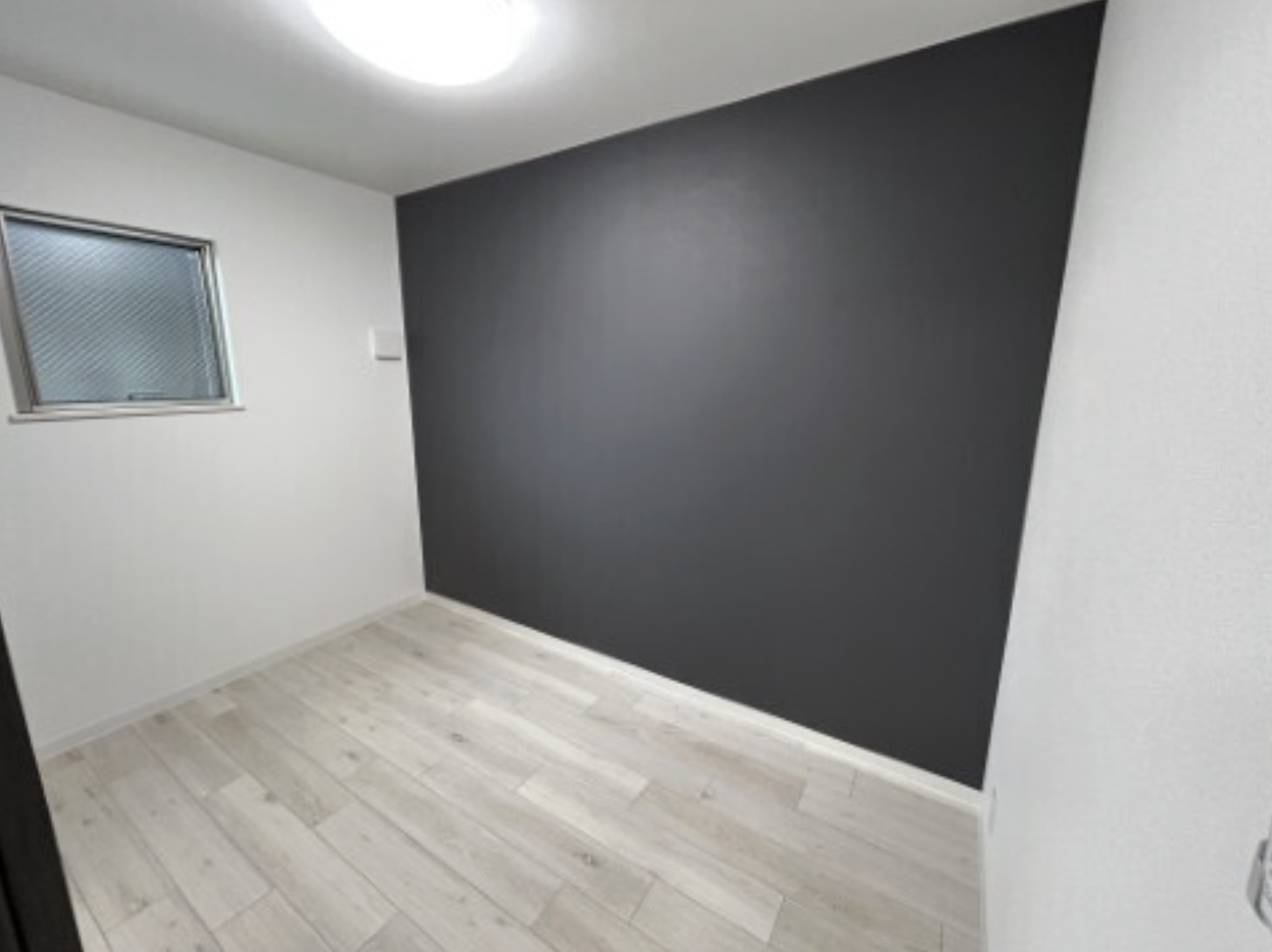 バルコニー　洋室