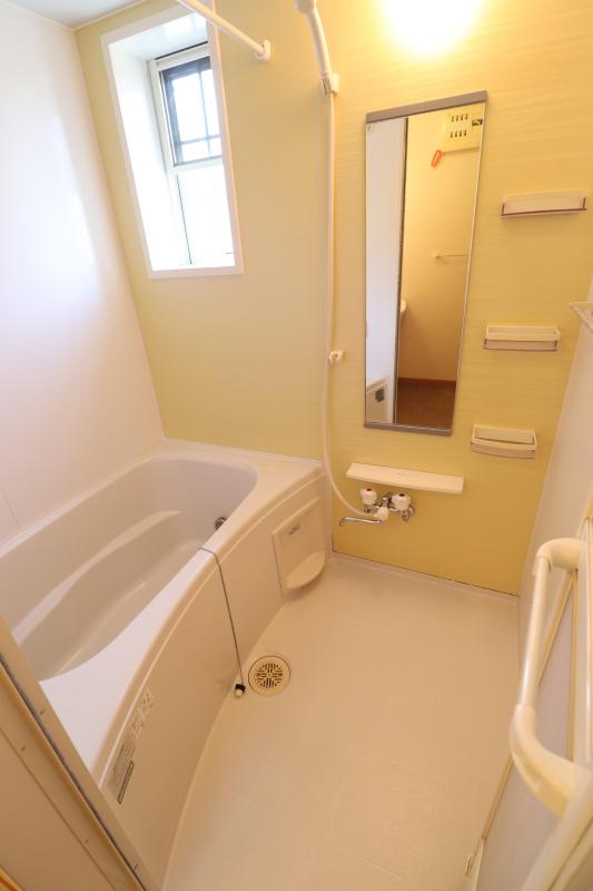 バス・シャワールーム　追い焚き機能、浴室乾燥機付きバス