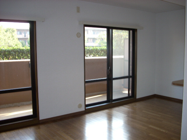 居室・リビング　※別部屋写真