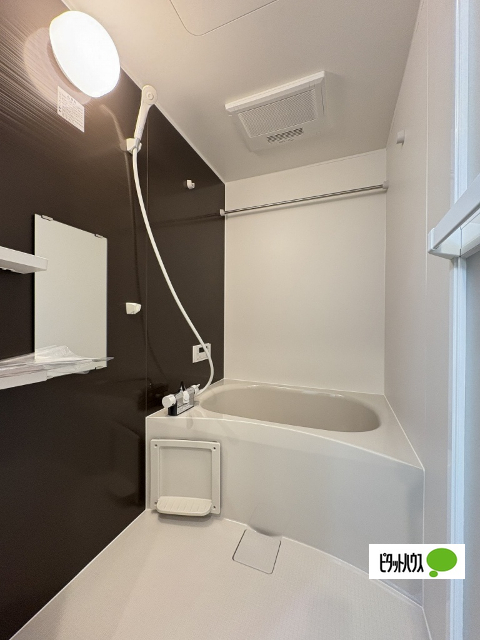 バス・シャワールーム　１０２