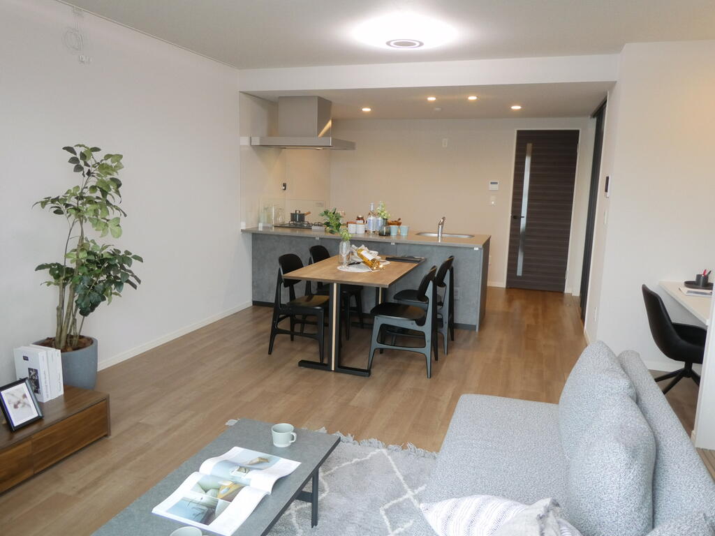 居室・リビング　家電家具は付きません。配置イメージになります。