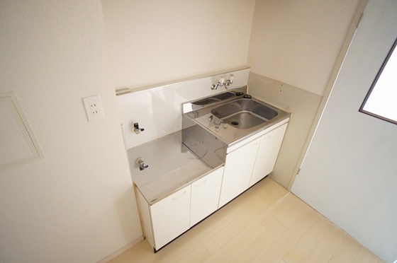 キッチン　※別号室の写真となります