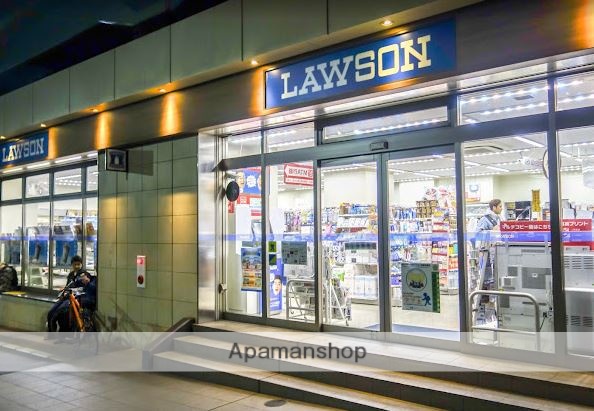 コンビニ　ローソン京王クラウン街笹塚店（コンビニ）まで185m