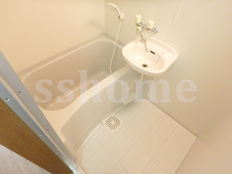 バス・シャワールーム　清潔感のある浴室☆