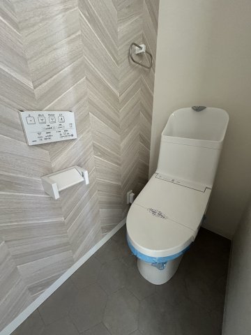 トイレ　別号室参考写真