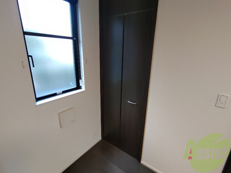 収納　収納がありました。お洋服や荷物はここへ。