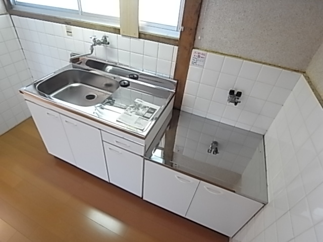 キッチン　和室部分(1)、収納有。