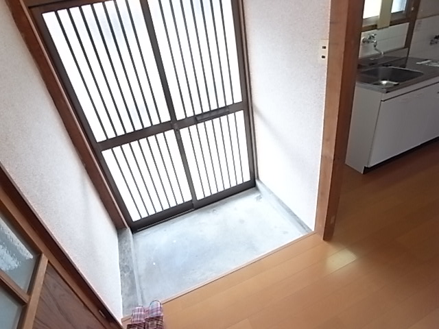 玄関　キッチン部分。