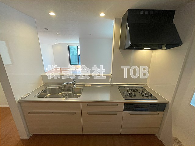 キッチン　2F　ガス3口グリル付き