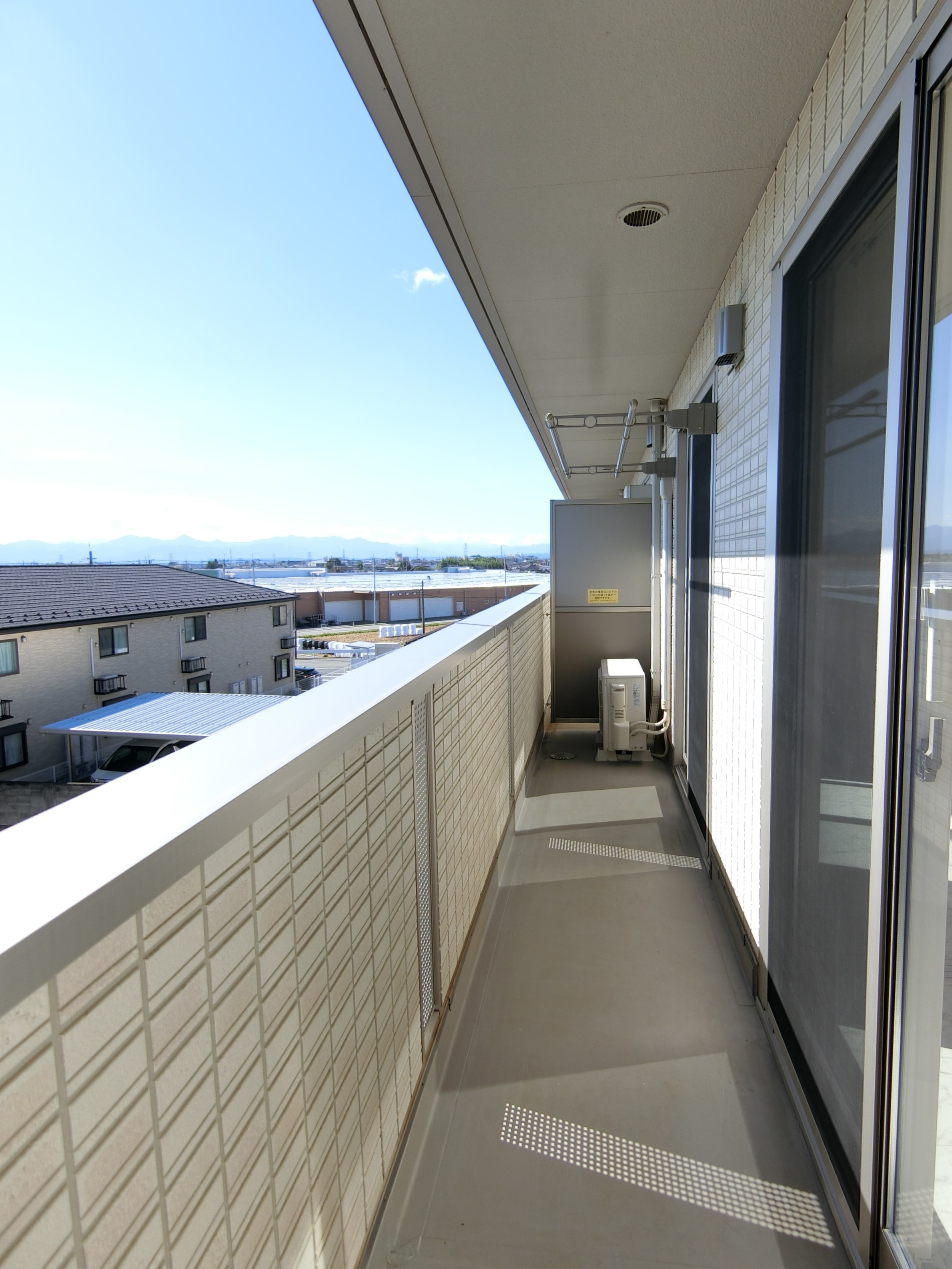 バルコニー　※写真は3階のお部屋です。