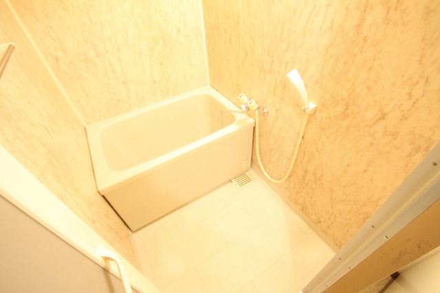 バス・シャワールーム　※他のお部屋の参考写真です