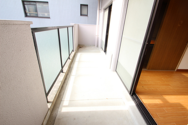 バルコニー　※他のお部屋の参考写真です