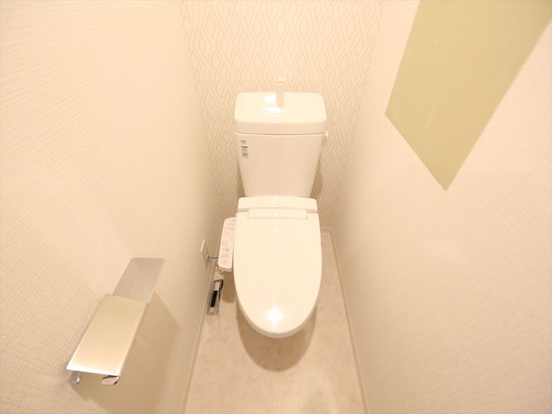 トイレ　温水洗浄暖房便座付トイレ