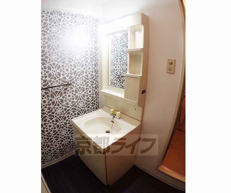 洗面設備　朝の準備も楽ですね