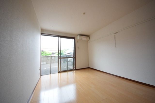 居室・リビング　7.2帖の洋室