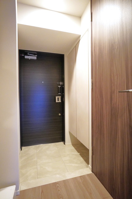 玄関　※写真は同タイプ住戸です。