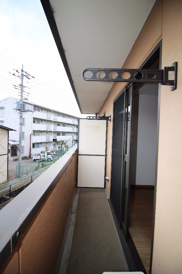 バルコニー　洗濯物が干せるバルコニー