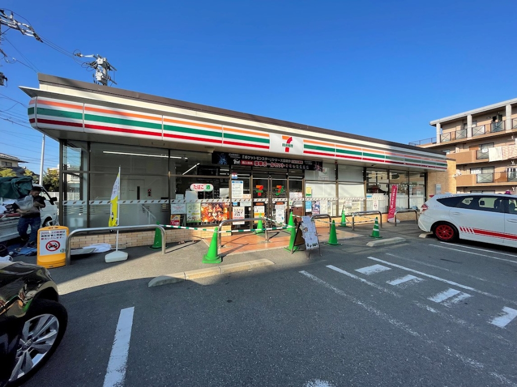 コンビニ　セブンイレブン 福岡鳥飼7丁目店（コンビニ）まで597m