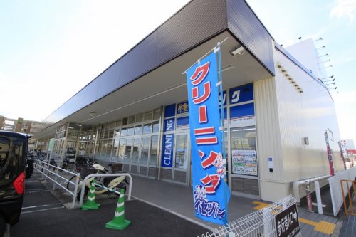 スーパー　万代香芝二上店（スーパー）まで573m