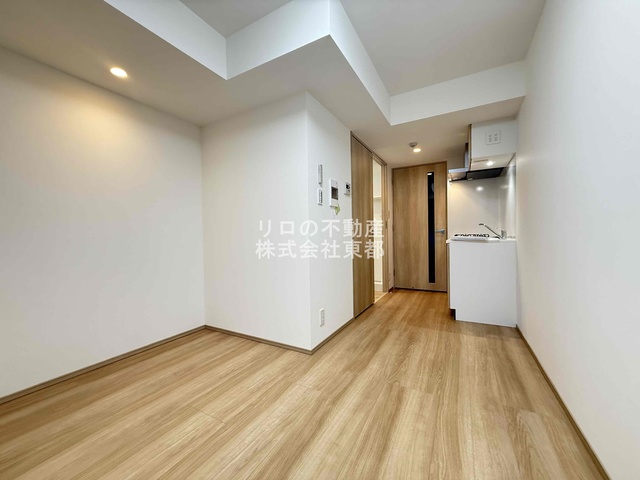 居室・リビング　ダイニングテーブルを置いたり自由にレイアウトできます☆