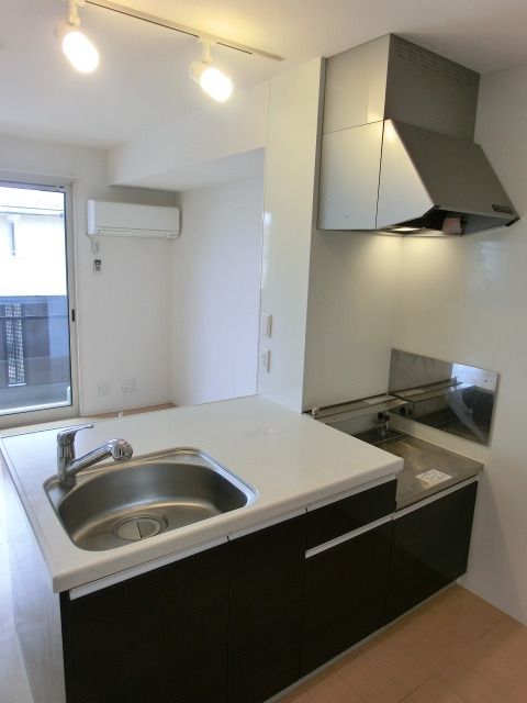 キッチン　おしゃれなパーティキッチン