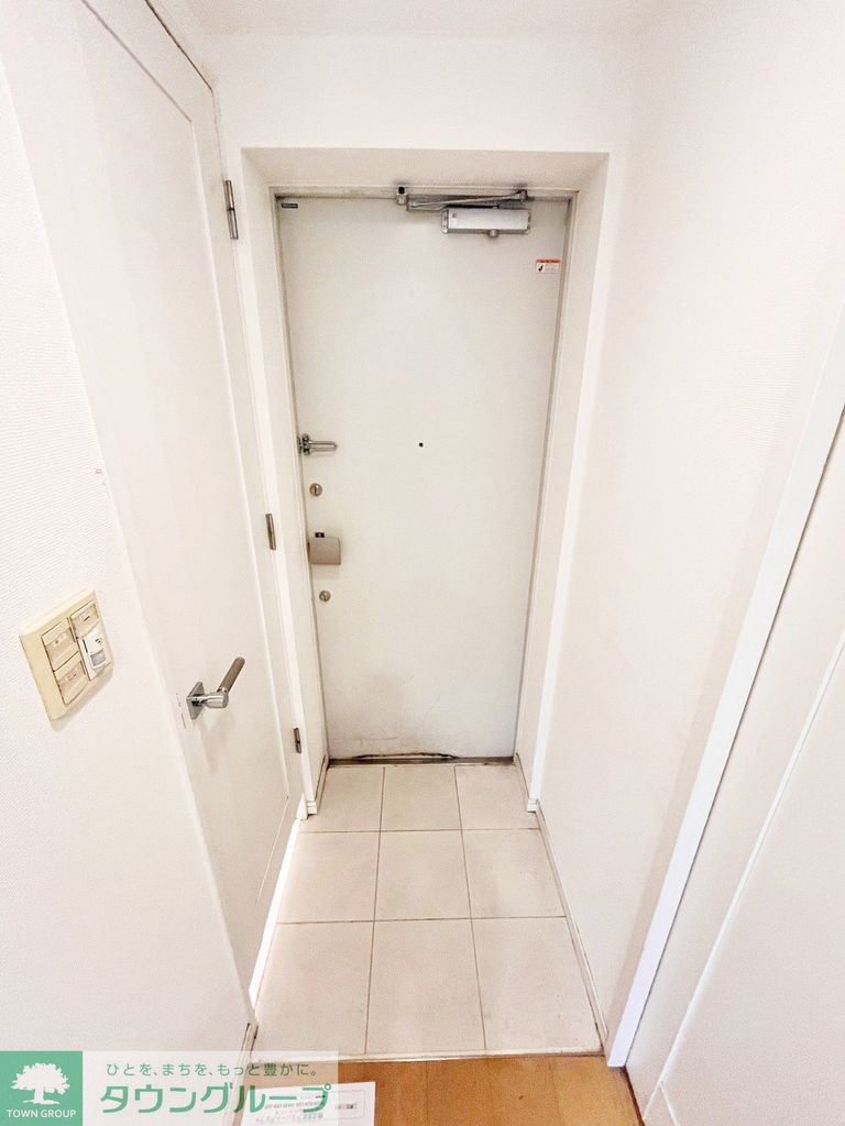 玄関　※別部屋参考写真