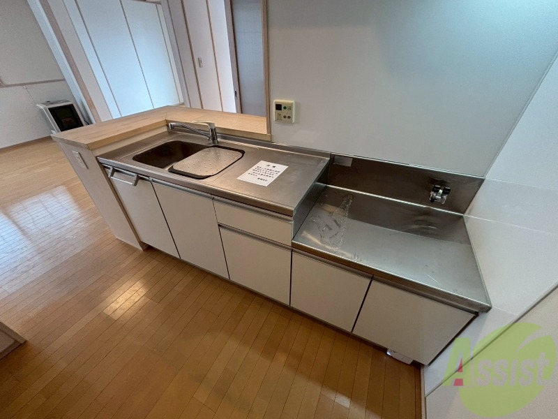 キッチン　キッチンはスペースも広々していて使いやすそうですよ！