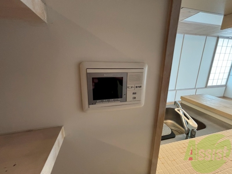 セキュリティ　ＴＶモニター付インターホンです。来客者の顔が見えるので安心！