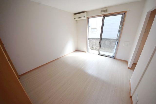 居室・リビング　お問い合わせはタウンハウジング調布店まで