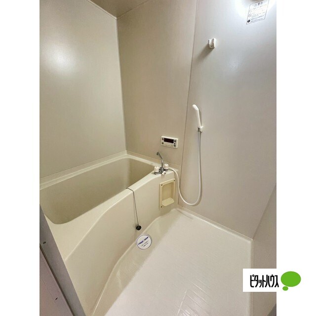 バス・シャワールーム　１０３号室になります