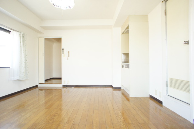 その他部屋・スペース　洋室８．５帖の広々ワンルーム！