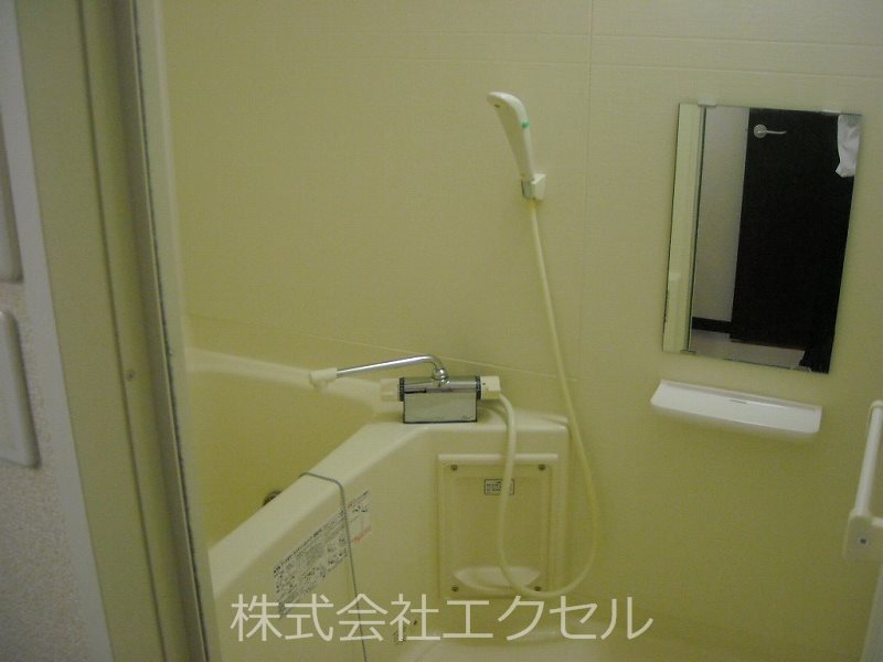バス・シャワールーム　浴室乾燥機能付きです。