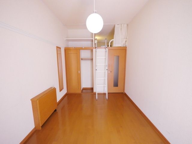 居室・リビング　★1階フローリング２階以上は絨毯です★