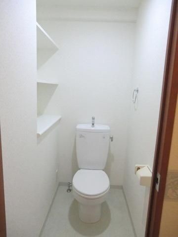 トイレ　※別号室参考写真です