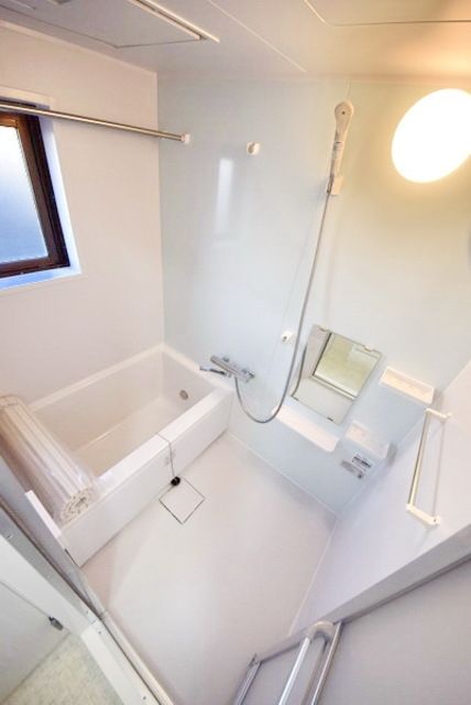 バス・シャワールーム　★追焚を追加し、浴槽も入れ替え済み★