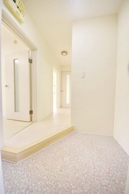 玄関　★床の張替、お洒落を玄関になりました★