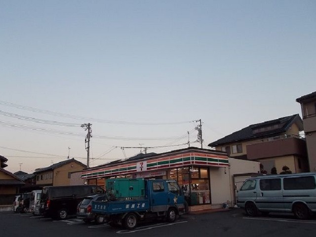 コンビニ　セブンイレブン西大谷店（コンビニ）まで800m