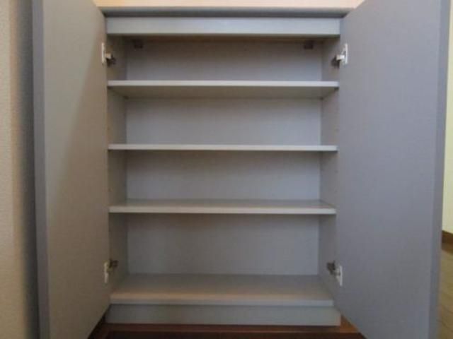 玄関　シューズボックスもございます