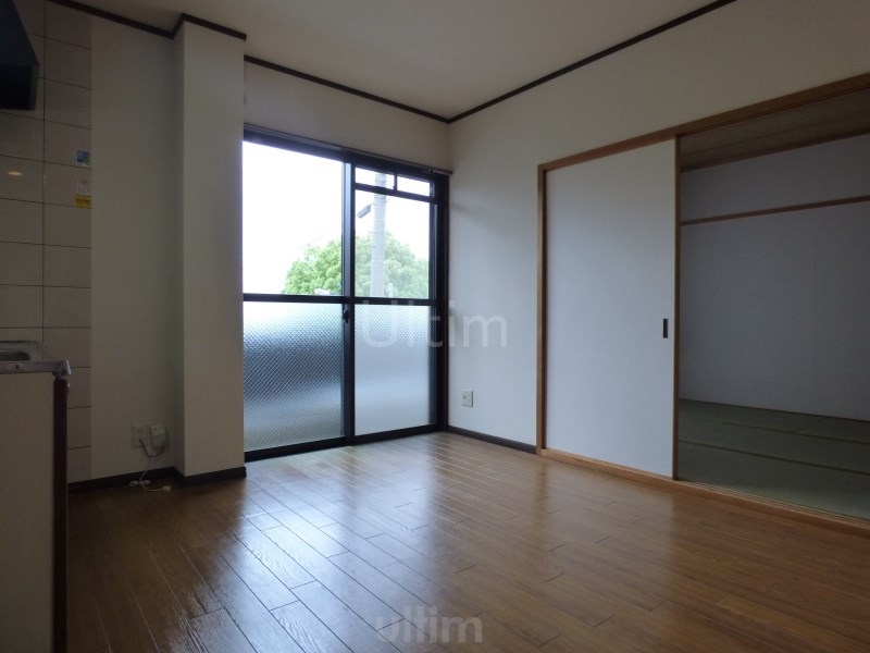 居室・リビング　※別のお部屋のお写真です。御参考までに。