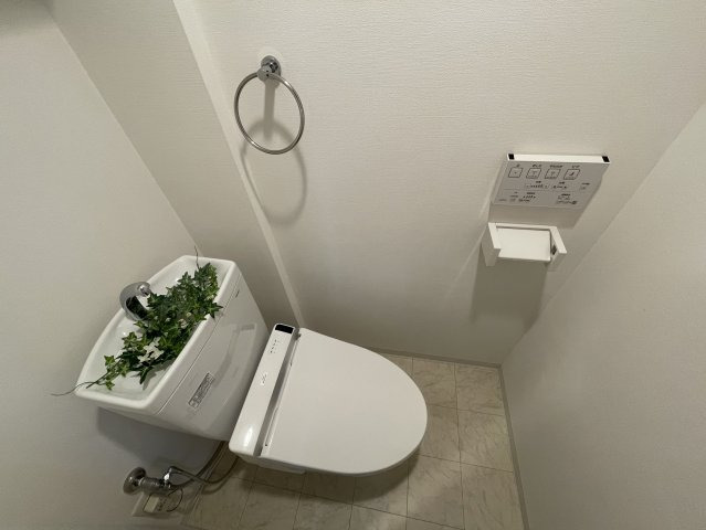 トイレ　ウォシュレット付きのトイレです。