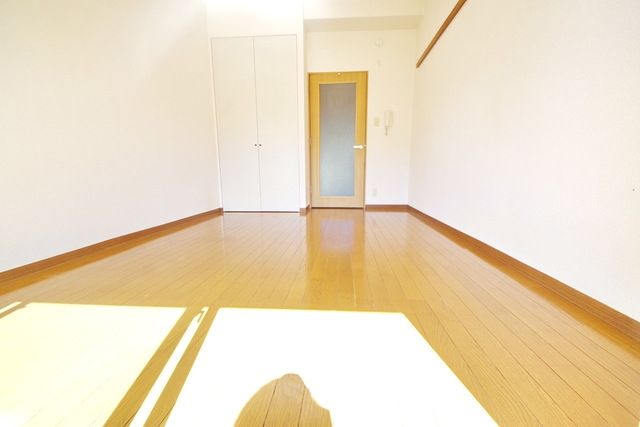 居室・リビング　★6.7帖ある居室です★