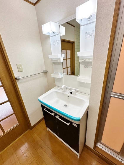 洗面設備　※他号室の写真です。