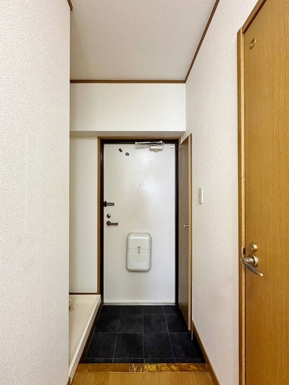 玄関　※他号室の写真です。